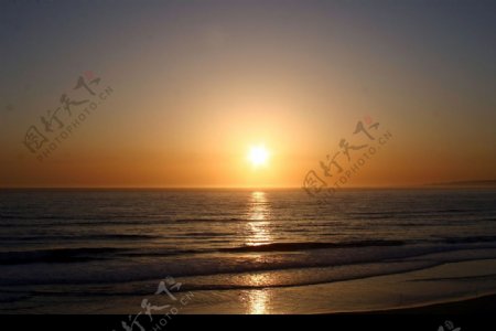 海邊夕陽图片