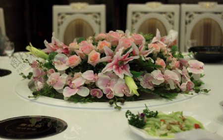 餐桌装饰花图片