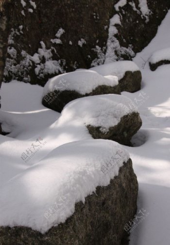 冬之黄山石图片