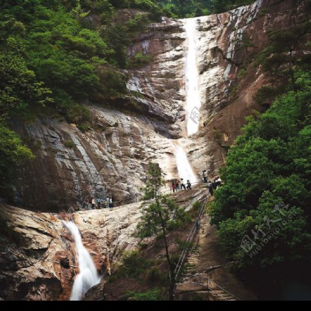 瀑布高山图片