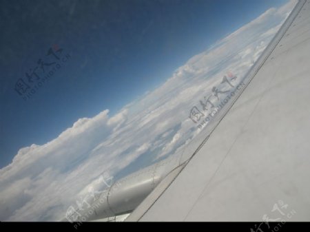 飞机上的云朵图片