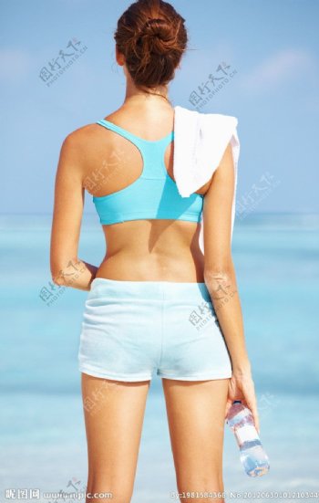 沙滩美女背景图片