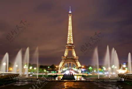 巴黎铁塔广场图片