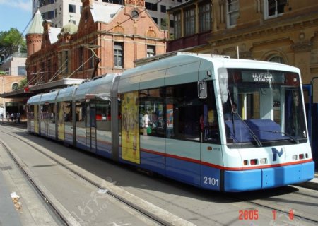 悉尼街头城市有轨电车图片