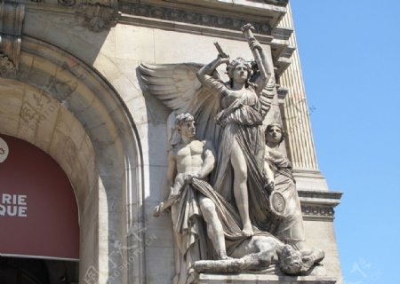 巴黎歌剧院外墙雕塑图片