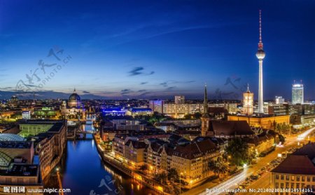 德国柏林首都夜图片