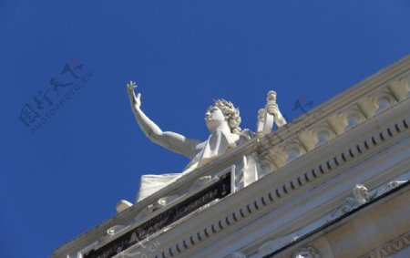 维也纳城堡剧院屋顶雕像图片
