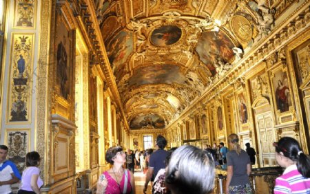 卢浮宫长廊图片