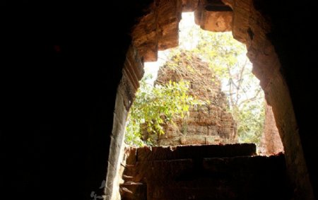 塔布隆寺的门洞图片