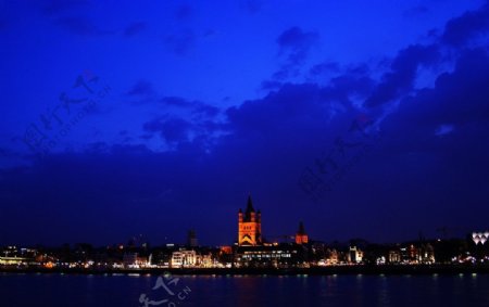 科隆莱茵河夜景图片