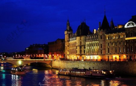巴黎塞纳河夜景图片