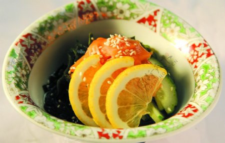日本料理金枪鱼海带拌黄瓜图片