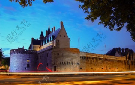 巴黎卢瓦尔河畔贵妇古堡夜景图片