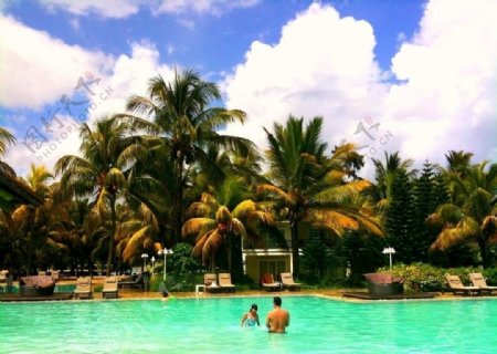毛里求斯路易港旅游度假村休闲区游泳池图片