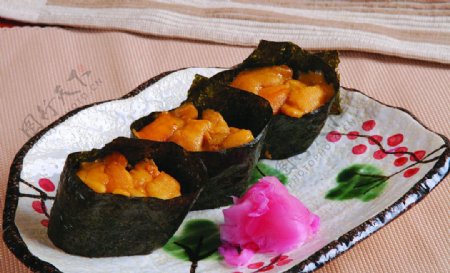 日本鱼籽酱寿司图片