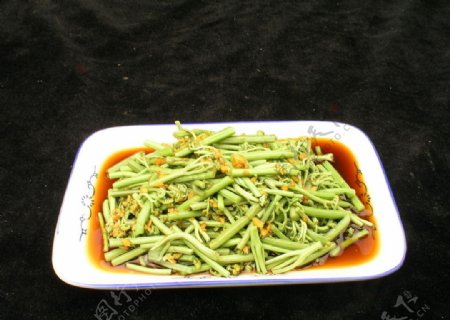 姜汁蕨菜图片