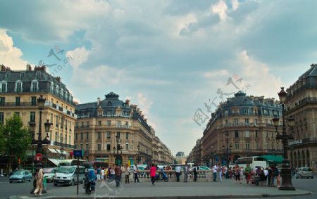巴黎巴黎歌劇院對面的街頭廣場图片