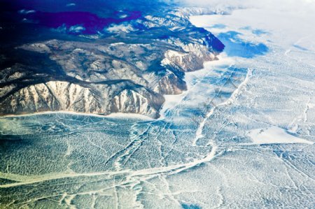 冰封的贝加尔湖图片