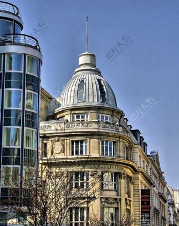 巴黎街头的建筑图片