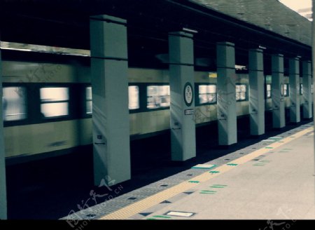 蚕室地铁站图片