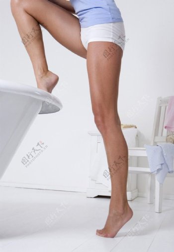 女性梳洗系列图片