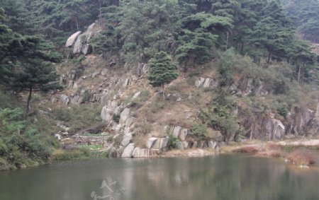 沂蒙山溪水图片