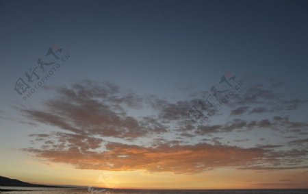 青海湖日落图片