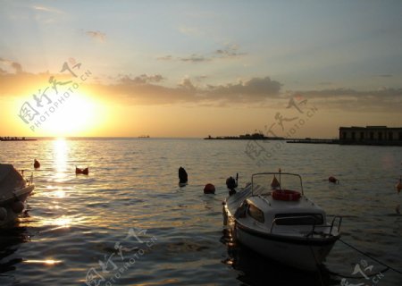 渔港黄昏图片