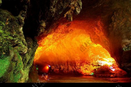 天然石洞穴图片
