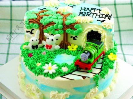 森林火车艺术蛋糕图片