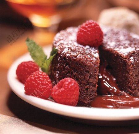 巧克力熔岩浆蛋糕图片