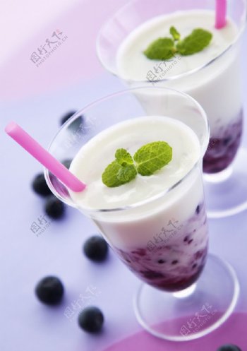 蓝莓香草奶昔图片
