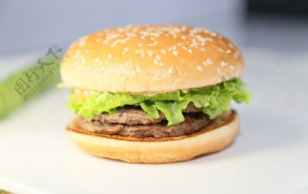 意式牛肉汉堡图片