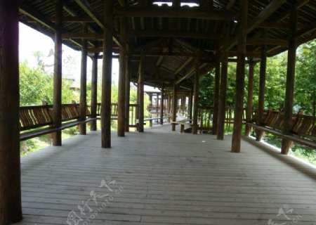 木质长廊图片