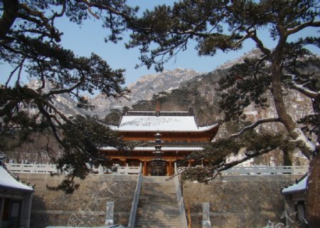 风雪天然寺图片