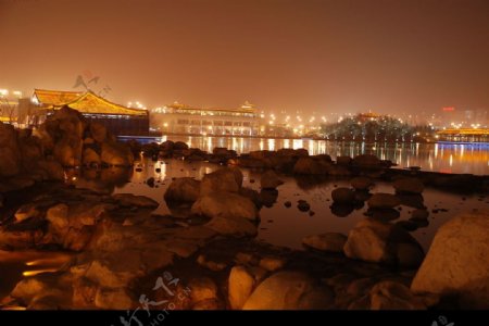 曲江池遗址公园夜景图片
