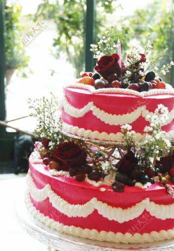 粉红的结婚蛋糕图片