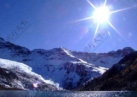 雪马山冬陽图片