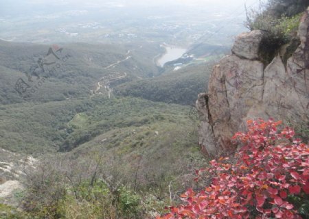 卢崖瀑布风景区图片