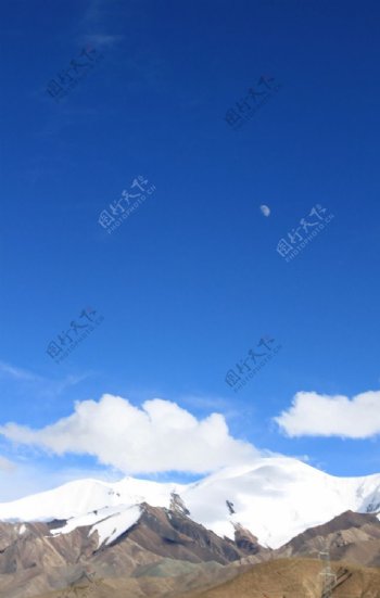 雪山上的云图片