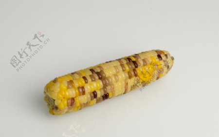 熟玉米图片