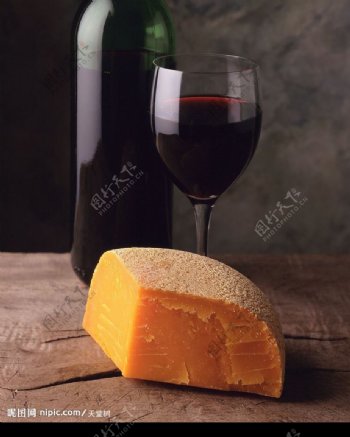 红酒和面包图片