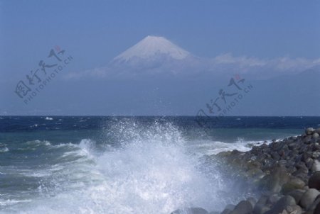 浪涌富士山图片