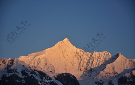 梅里雪山日照金山图片