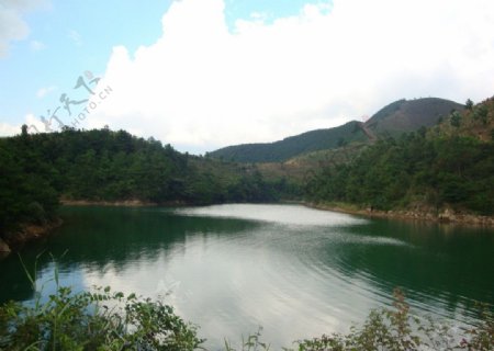 天台人工湖图片