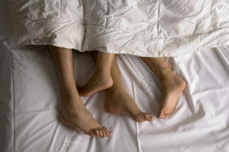 人体局部特写脚部特写局部特写脚部脚脚掌脚指缠绵性爱床睡觉伴侣夫妻图片