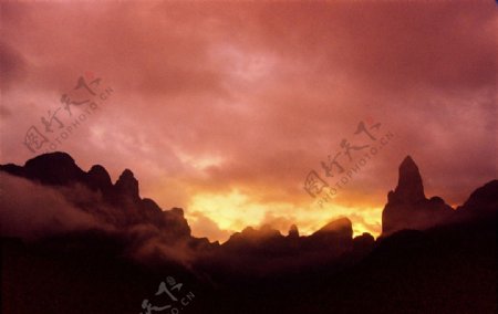夕阳仙景图片