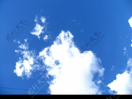 丽江的蓝天白云图片