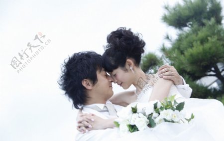 生活中的演戏中的情侣中国伉俪婚纱结婚结婚照亲密无间幸福图片