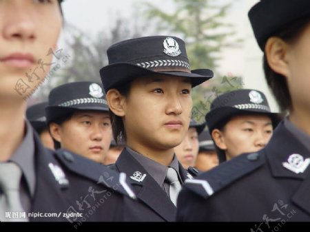 中国人民公安大学女警04大练兵图片